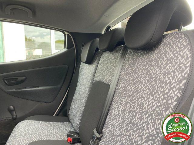 LANCIA Ypsilon 1.0 FireFly 5 porte S&S Hybrid Ecochic Silver