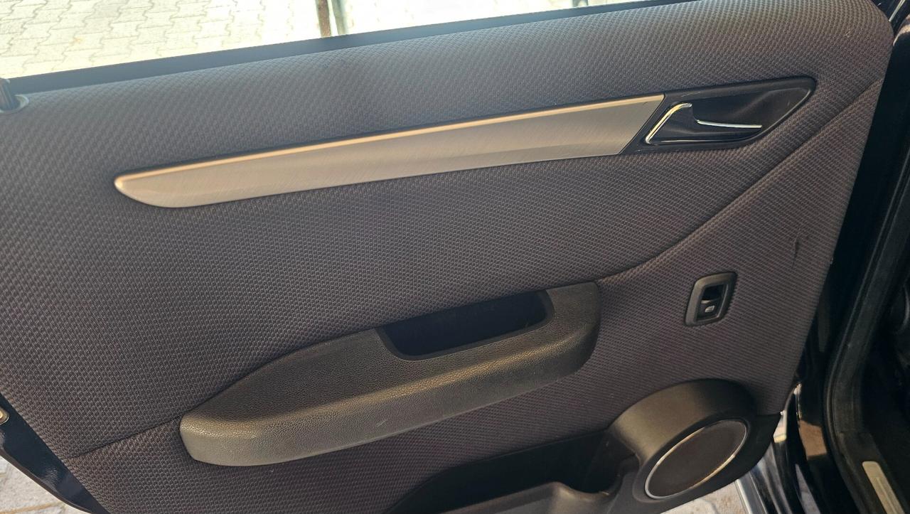 Mercedes-benz A 180 CDI Avantgarde Neopatentati