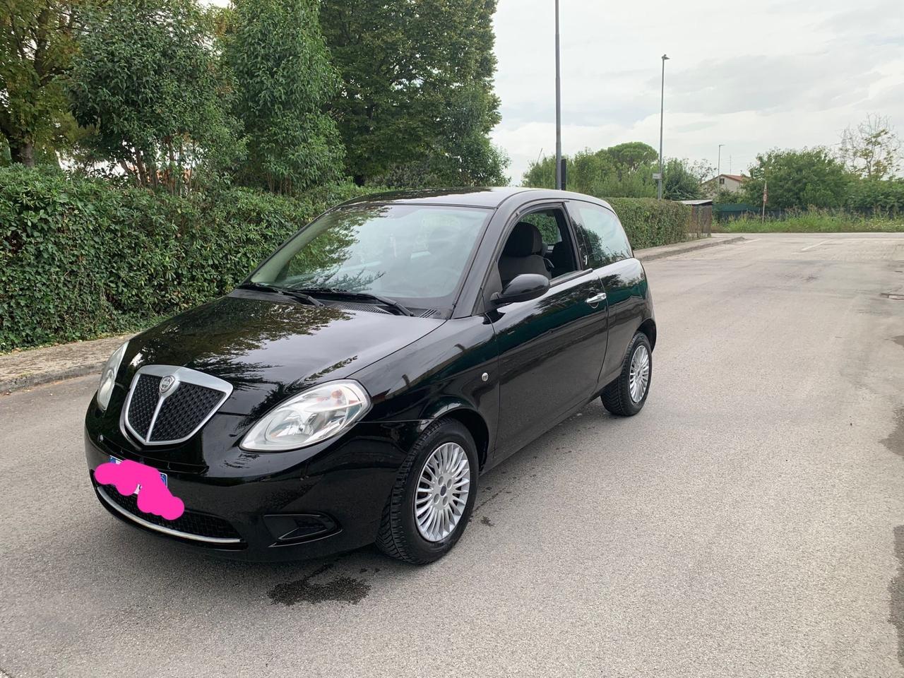 Lancia Ypsilon restailing 1.2 metano benzina