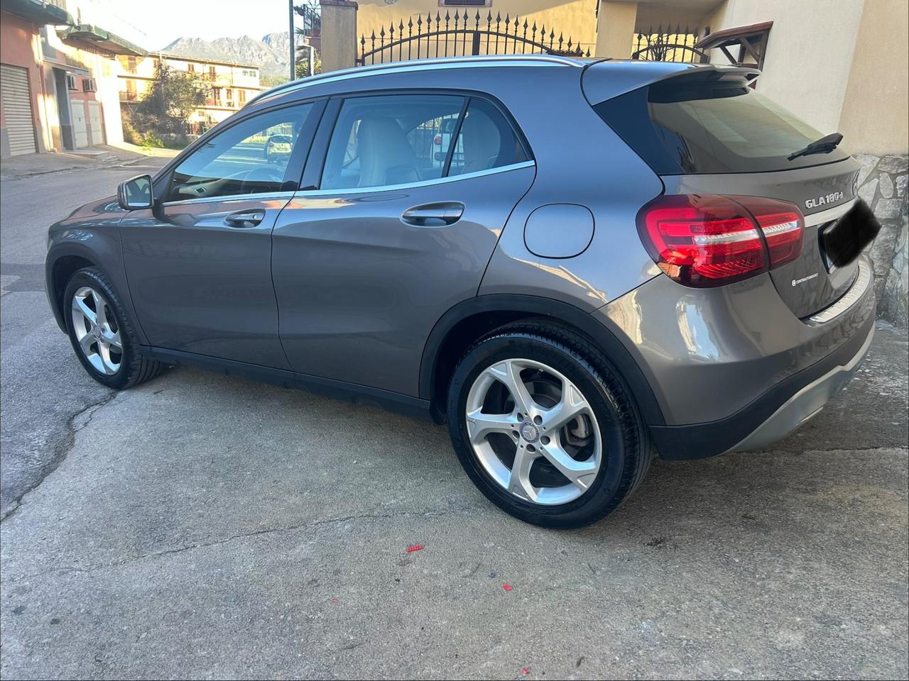 Mercedes-benz GLA 180 d Automatic Executive