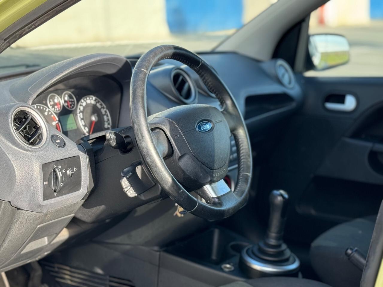 FORD FIESTA 1.4 TDCI 5 PORTE CAMBIO AUTOMATICO