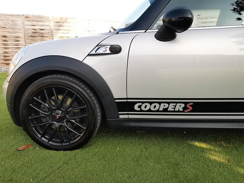 Mini Mini COOPER S (SOLO KM.8000)