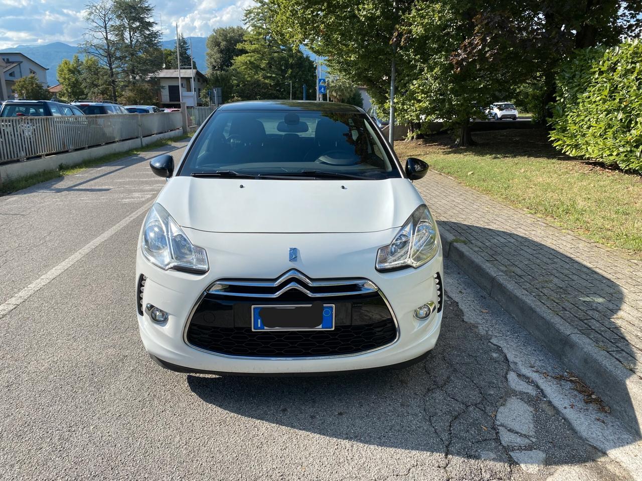 Ds DS3 DS 3 1.2 VTi 82 Just Black