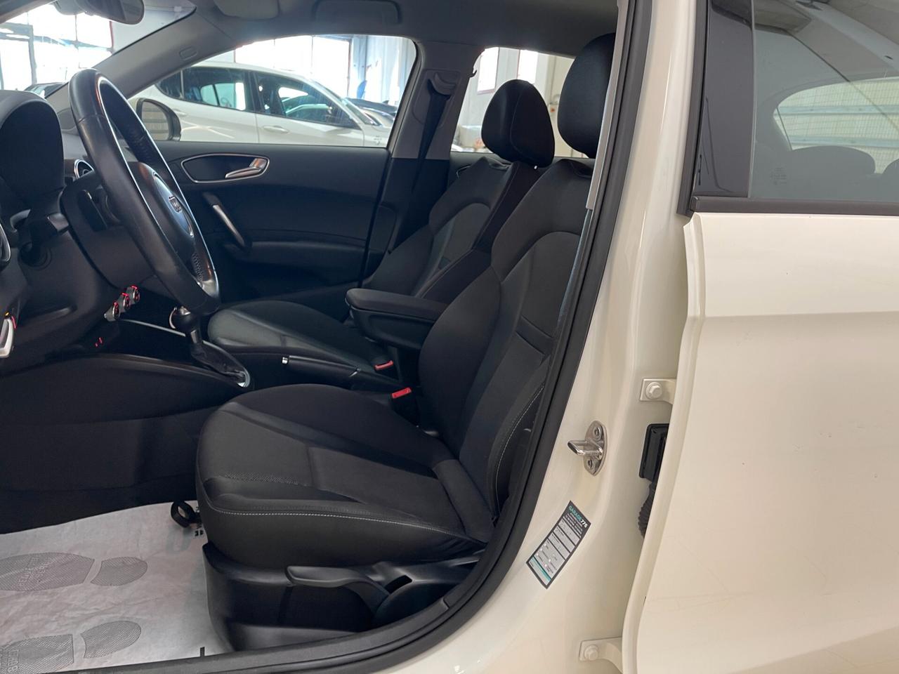 Audi A1 Sportback spb Ambition 1.6TDI s-tronic-LEGGI SOTTO