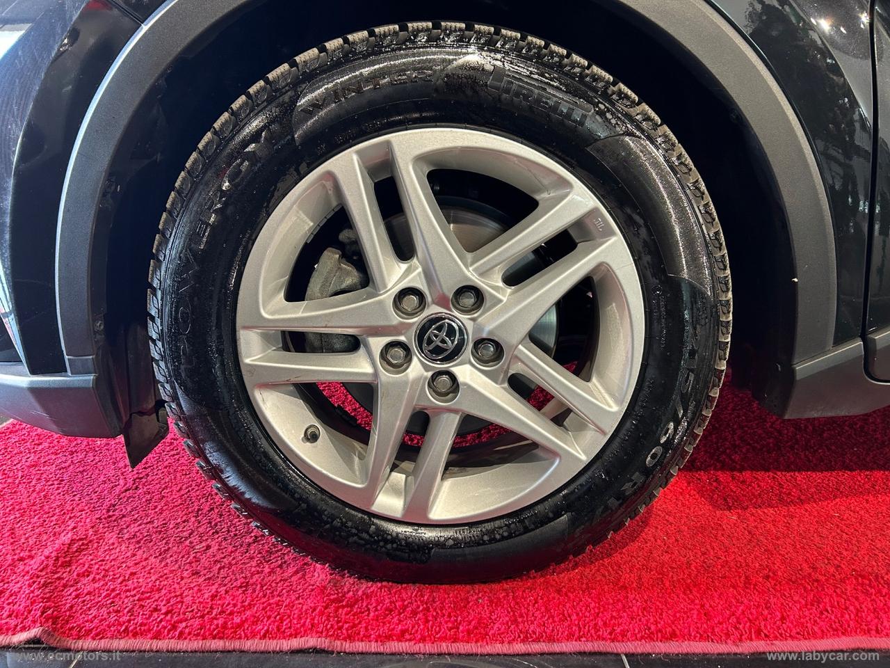 TOYOTA C-HR 1.8 Hybrid E-CVT Business