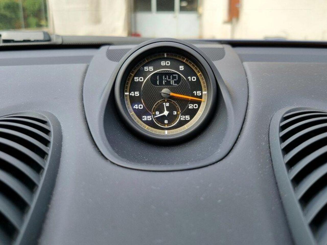 Porsche 718 Cayman GT4 PDK