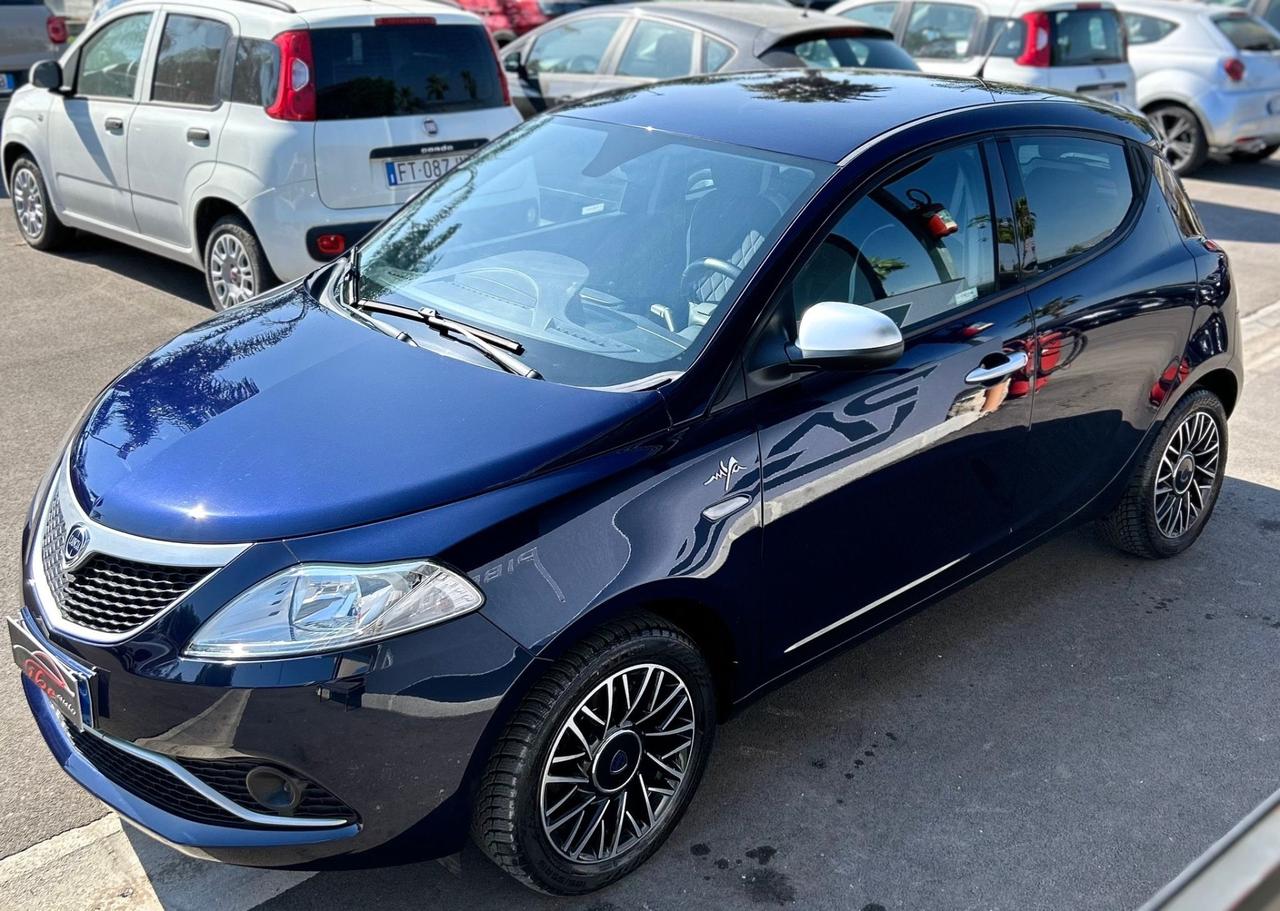 Lancia Ypsilon 1.2 69 CV 5 porte Mya