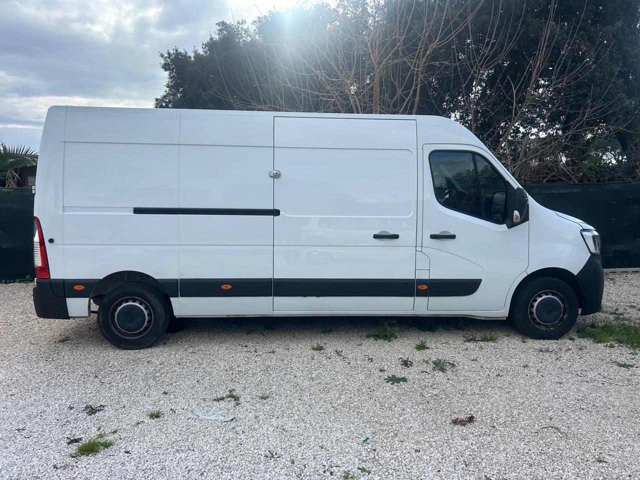 Renault Master T35 2.3 dCi 135 PL Cabinato Ice