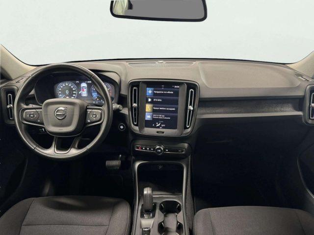 VOLVO XC40 T2 MOMENTUM CORE AUTOMATICA