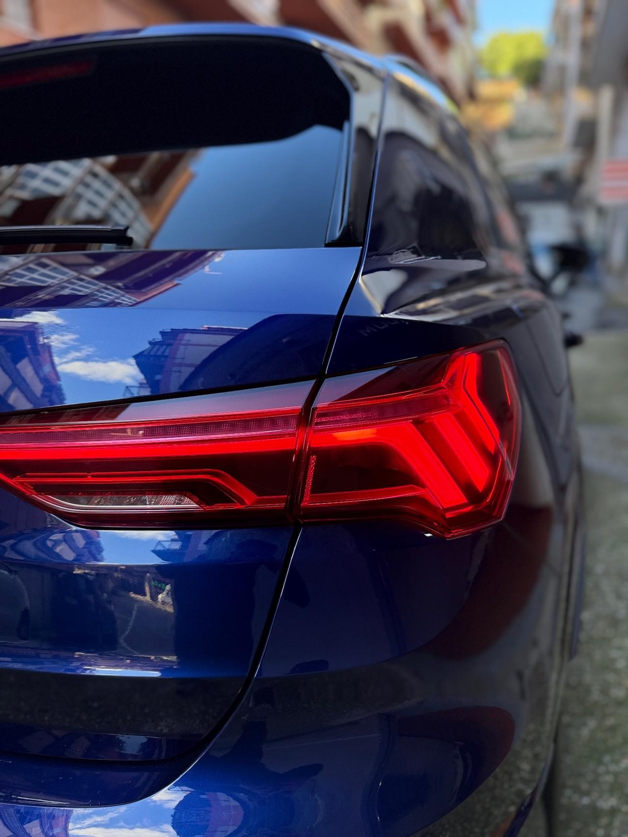 Audi Q3 35 TDI quattro S tronic Identity Black