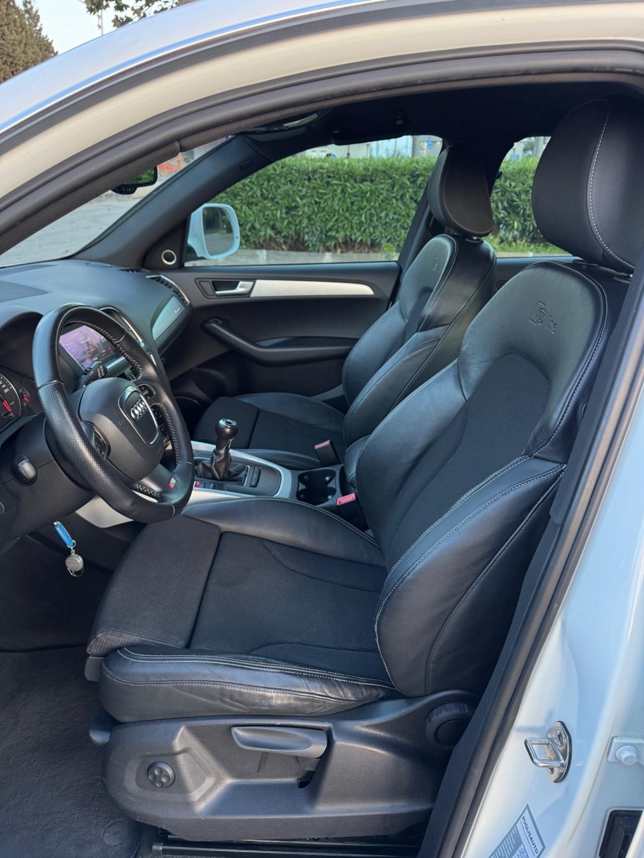 Audi Q5 2.0 TDI S-LINE
