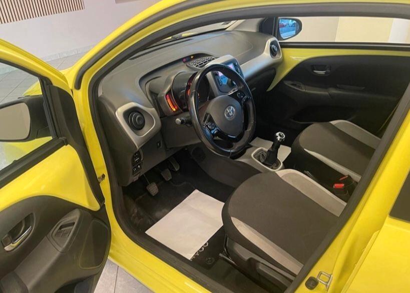 Toyota Aygo 1.0 VVT-i 69 CV 5 porte x-black TSS