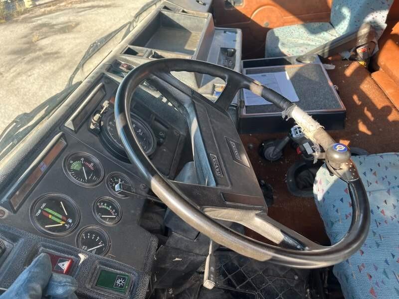 VOLVO FL12 6X2 GRU HAIB 140 E CASSONE RIBALTABILE TRILATERALE
