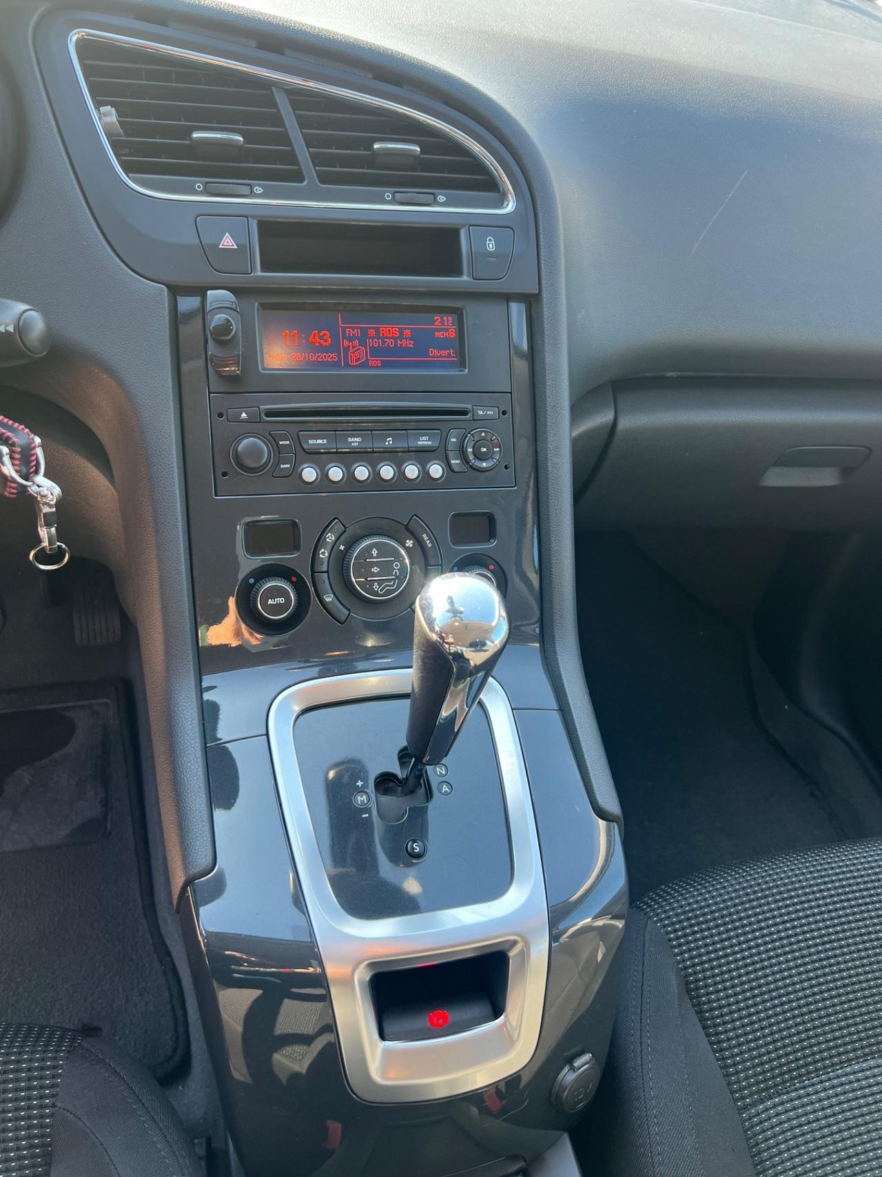 Peugeot 5008 1.6 e-HDi 112CV Stop&Start cambio robotizzato Family