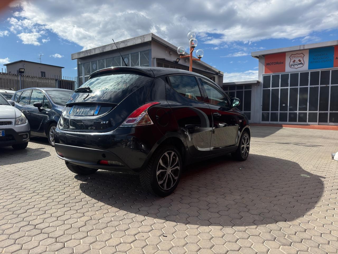 Lancia Ypsilon 1.2 69 CV 5 porte GPL Ecochic Elefantino