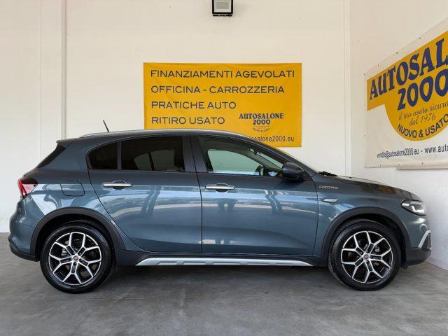 FIAT Tipo 1.5 Hybrid DCT 5 porte Cross NEOPATENTATI