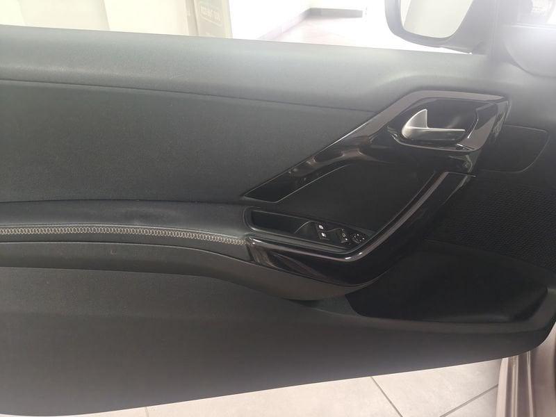Peugeot 208 208 5p 1.4 hdi 8v ALLURE TETTO