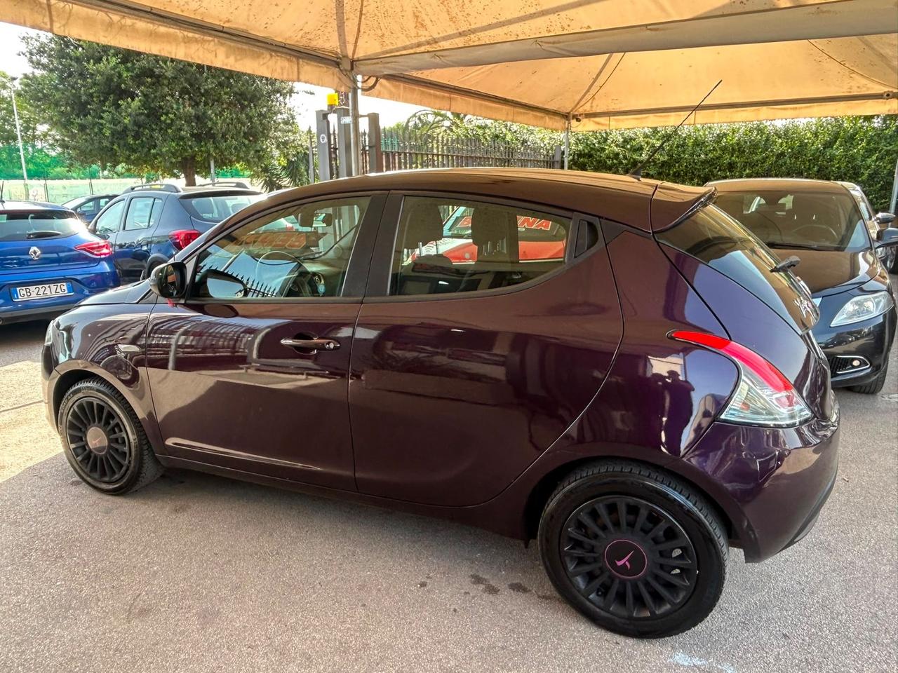 Lancia Ypsilon 1.2 69 CV 5 porte Platinum
