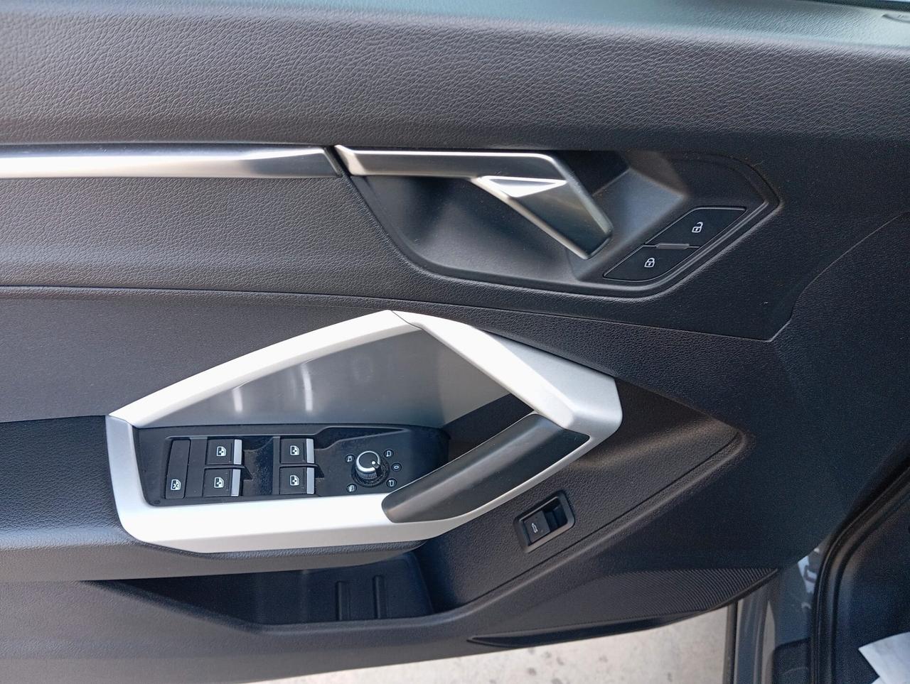 Audi Q3 35 TDI quattro S tronic Business