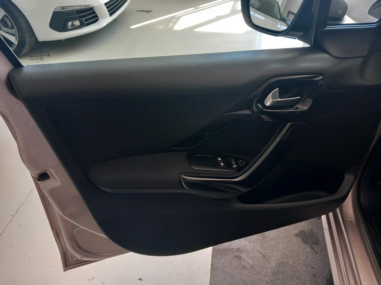Peugeot 208 PureTech 82 5 porte Access