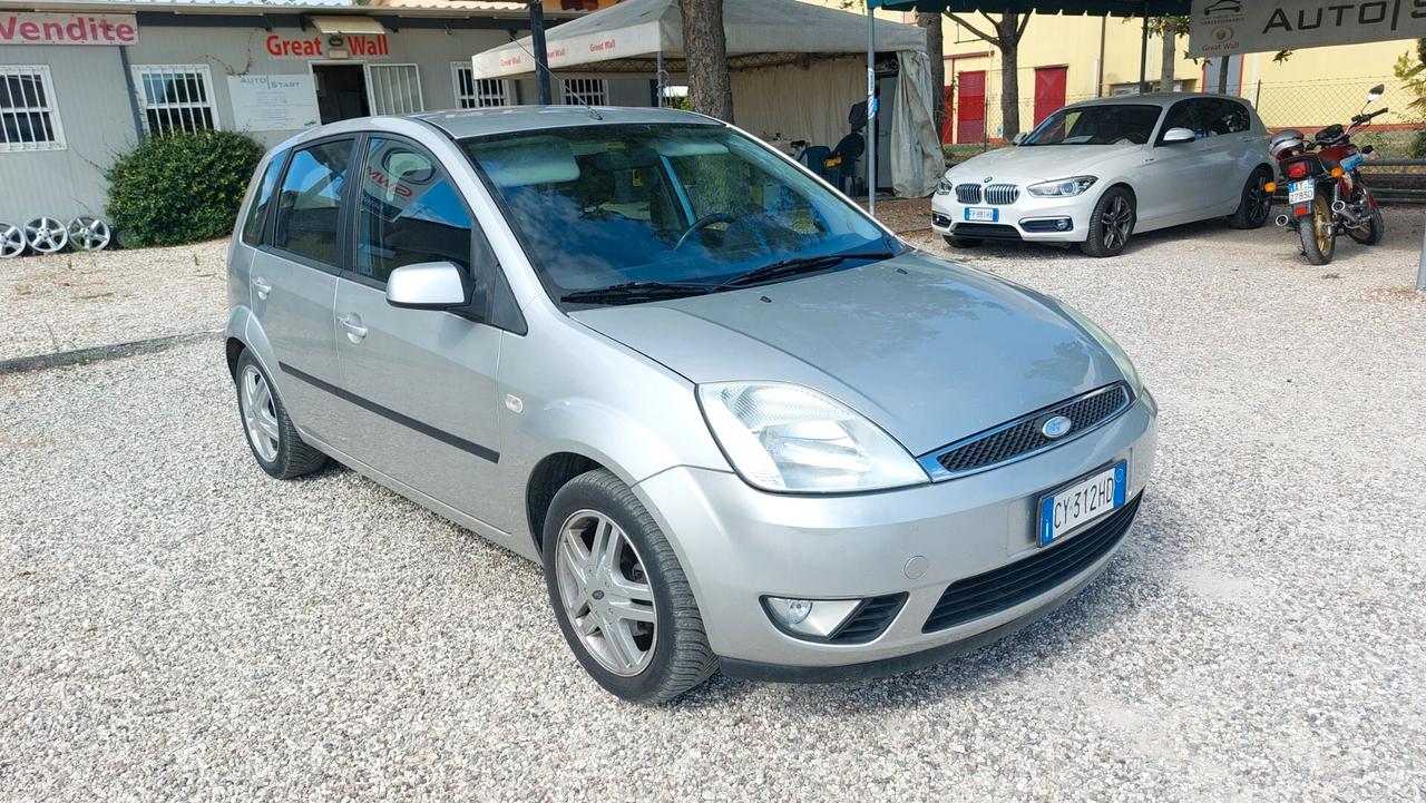 Ford Fiesta ghia 1200 GPL