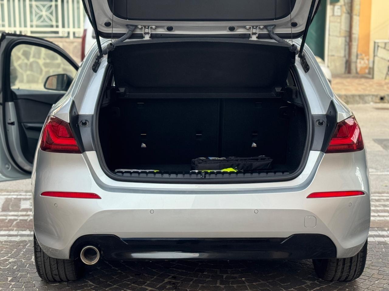 Bmw 116 116d 5p. Luxury