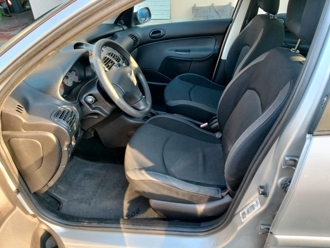 Peugeot 206 1.4 HDi 5p. Enfant Terrible