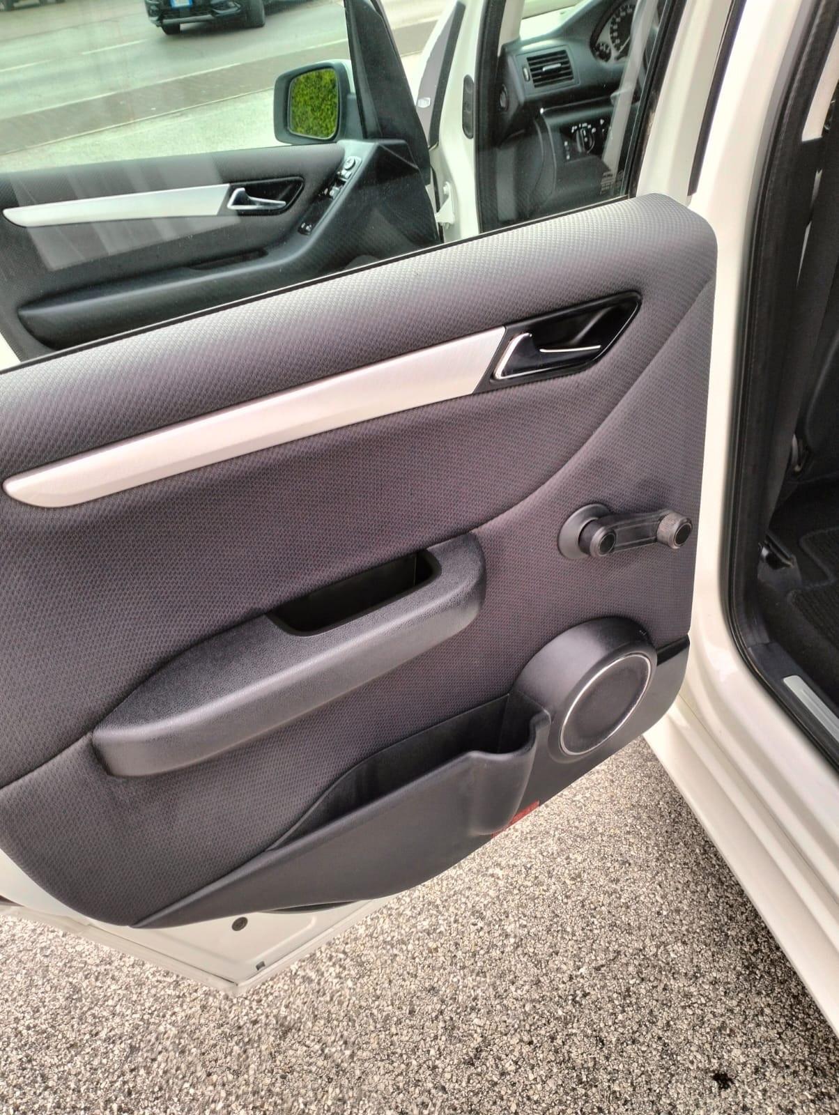 Mercedes-benz B 180 Benz Premium
