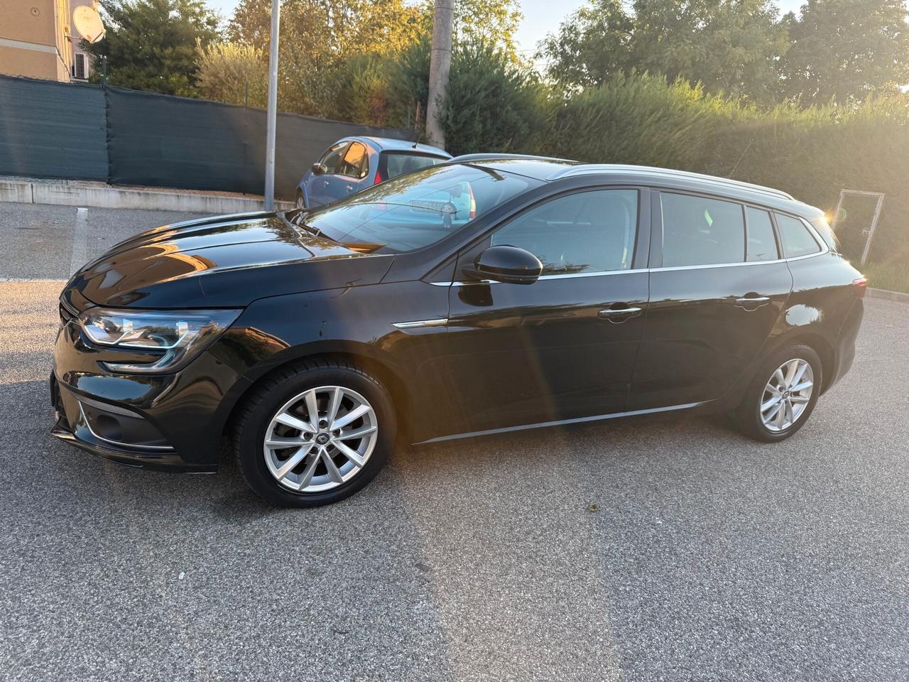 Renault Megane Sporter 1.5 dci - NAV. - 12 MESI DI GARANZIA -