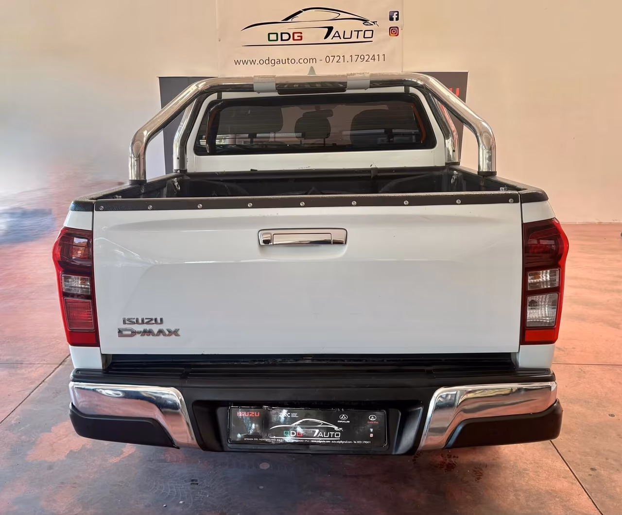 ISUZU PICK-UP-D-MAX DOUBLE-CAB POSTI 5 CAMBIO AUT. Diesel1.9 Km 216.605 Garanzia 12 mesi