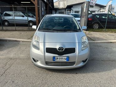 Toyota Yaris 1.0 5 porte Sol