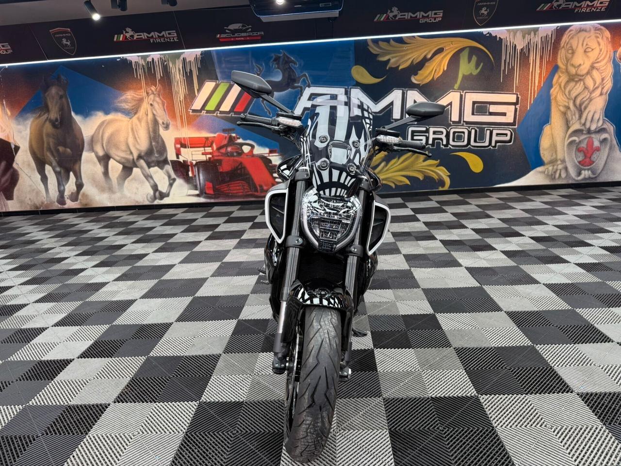 Ducati Diavel V4 (34050)