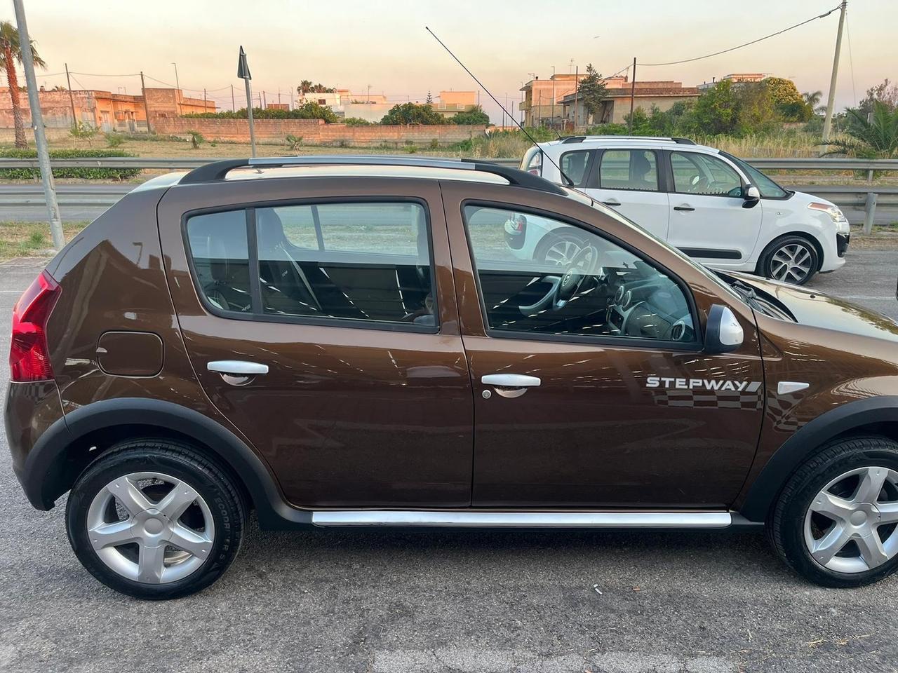 Dacia Sandero Stepway GPL Unipro 2012