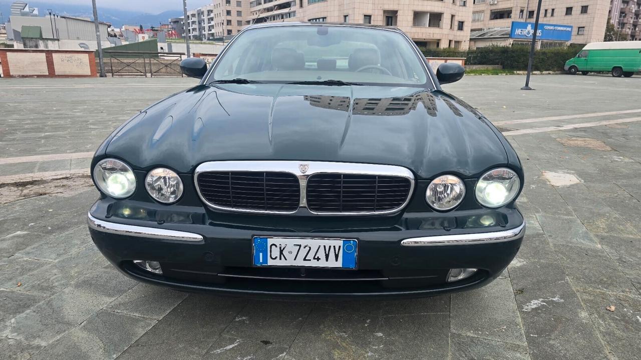 Jaguar XJ6 3.0 V6 cat 235CV A.S.I.