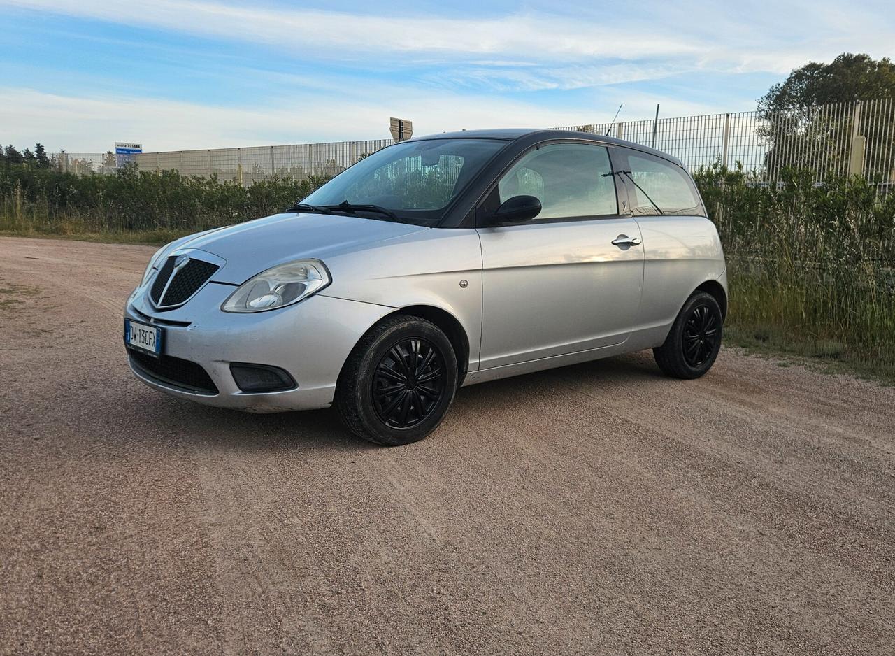 Lancia Ypsilon 1.2 Platino