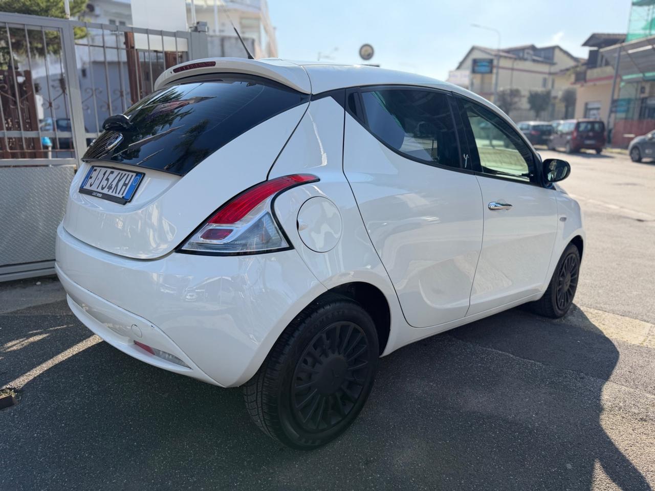 Lancia Ypsilon 1.2 69 CV 5 P PLATINUM