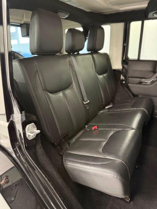 JEEP Wrangler Unlimited 2.8 CRD DPF Sahara Auto