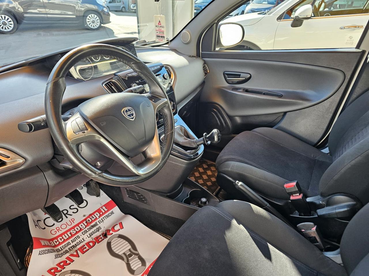 Lancia Ypsilon 0.9 TwinAir 85 CV 5 porte Metano Ecochic Gold