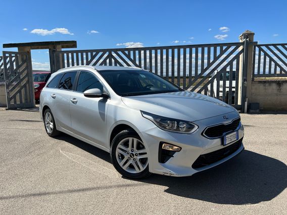 Kia Ceed 1.6 Crdi 115 Cv Dct Sw Business Class-autocarro N1