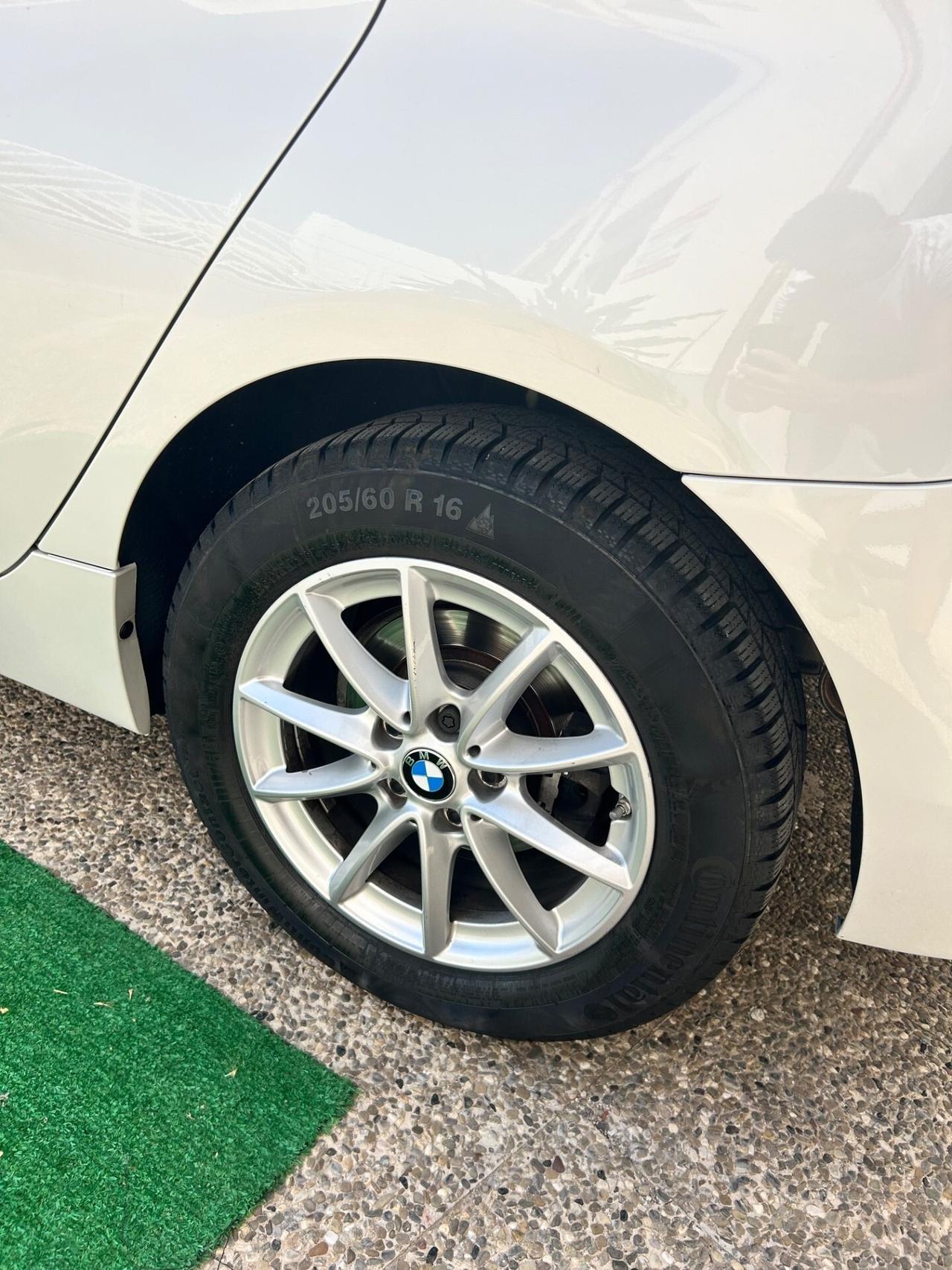 Bmw 2er Active Tourer 220d xDrive Advantage aut.