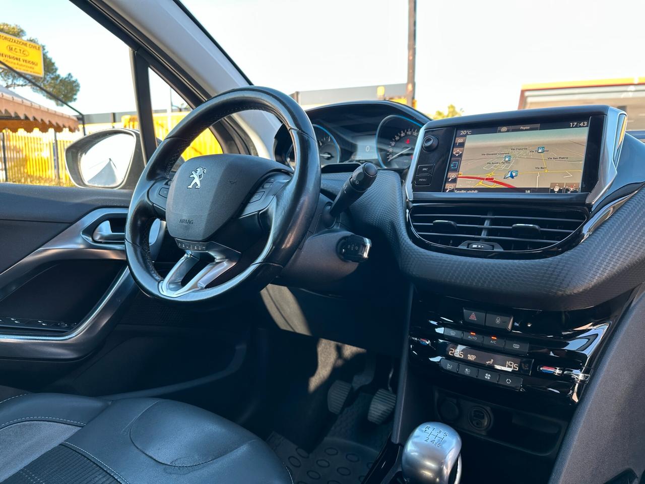 PEUGEOT 2008 BlueHDi 120 S&S Allure