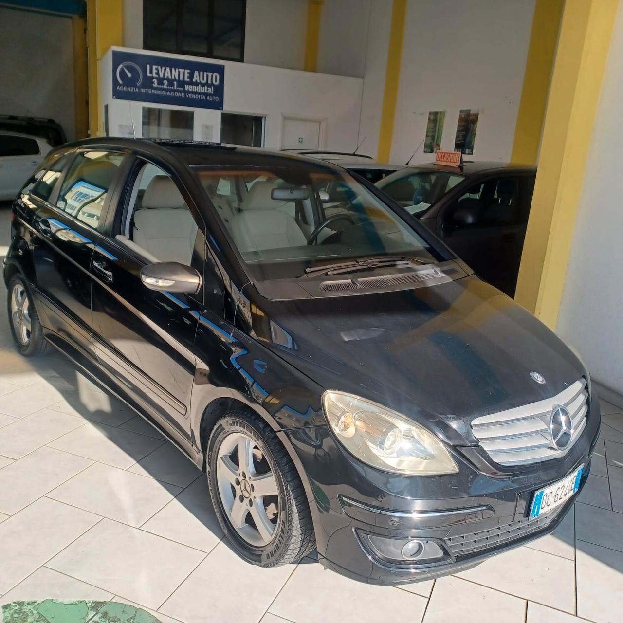 136.428 km CLASSE B 180 PERFETTA 1 2MESI GARANZIA