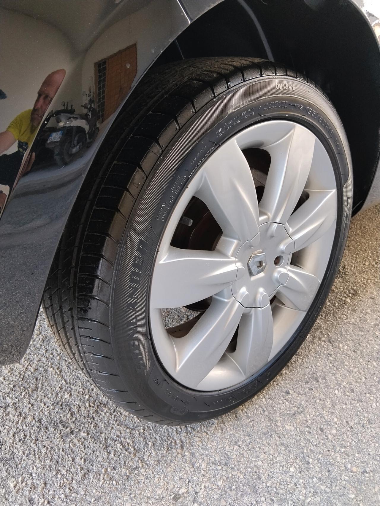 Renault Clio 1.2 16V 5 porte Dynamique