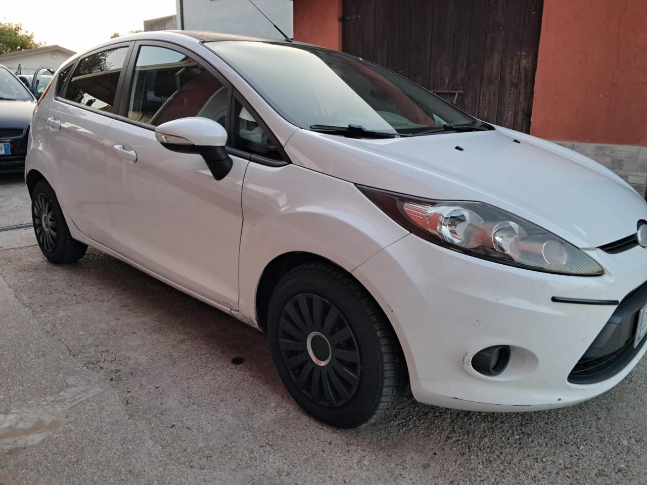 Ford Fiesta 1.4 TDCi 5p. Titanium neopatentati
