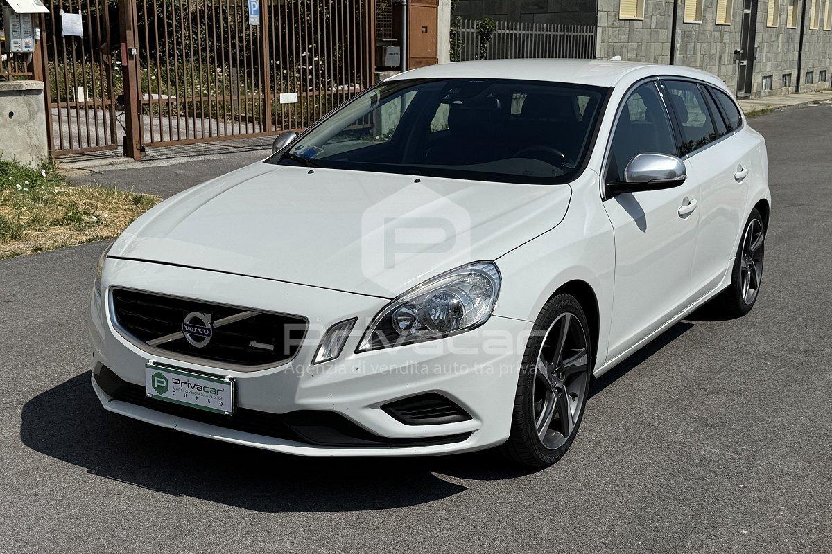 VOLVO V60 D3 R-design