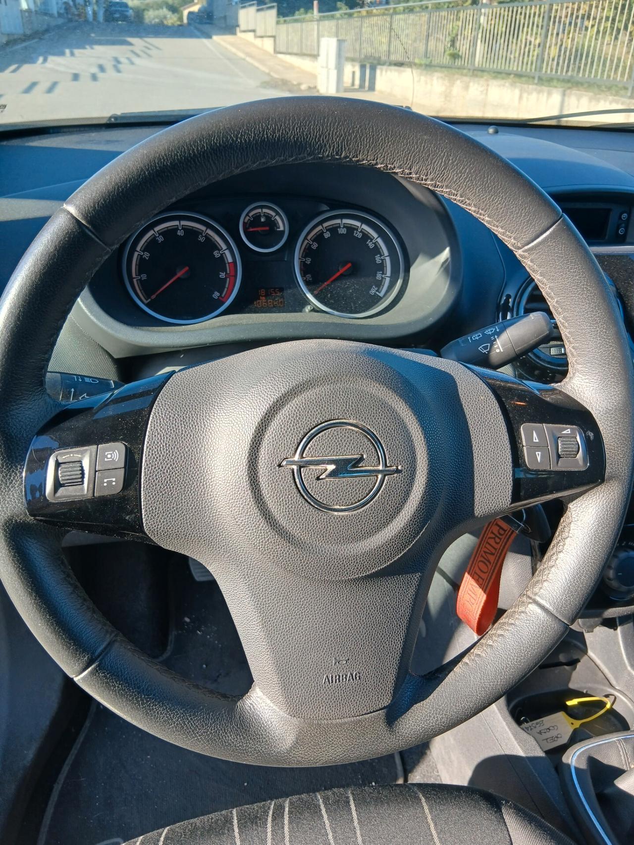 Opel Corsa 1.2 benzina 85 cv