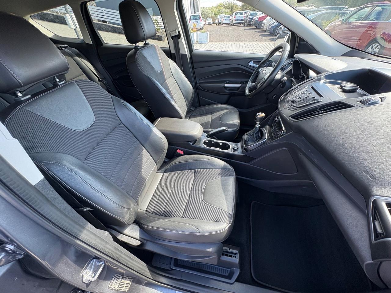 Ford Kuga 2.0 TDCI 140 CV 4WD Titanium