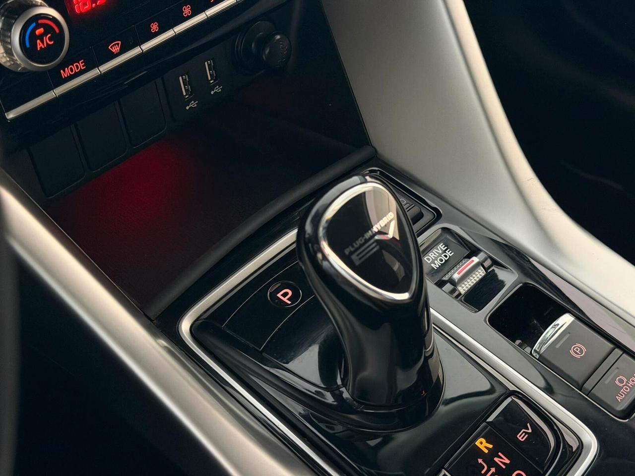 Mitsubishi Eclipse Cross 2.4 MIVEC 4WD PHEV Diamond SDA