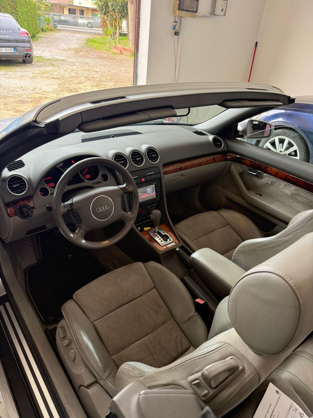Audi A4 Cabriolet 2.5 V6 TDI cat