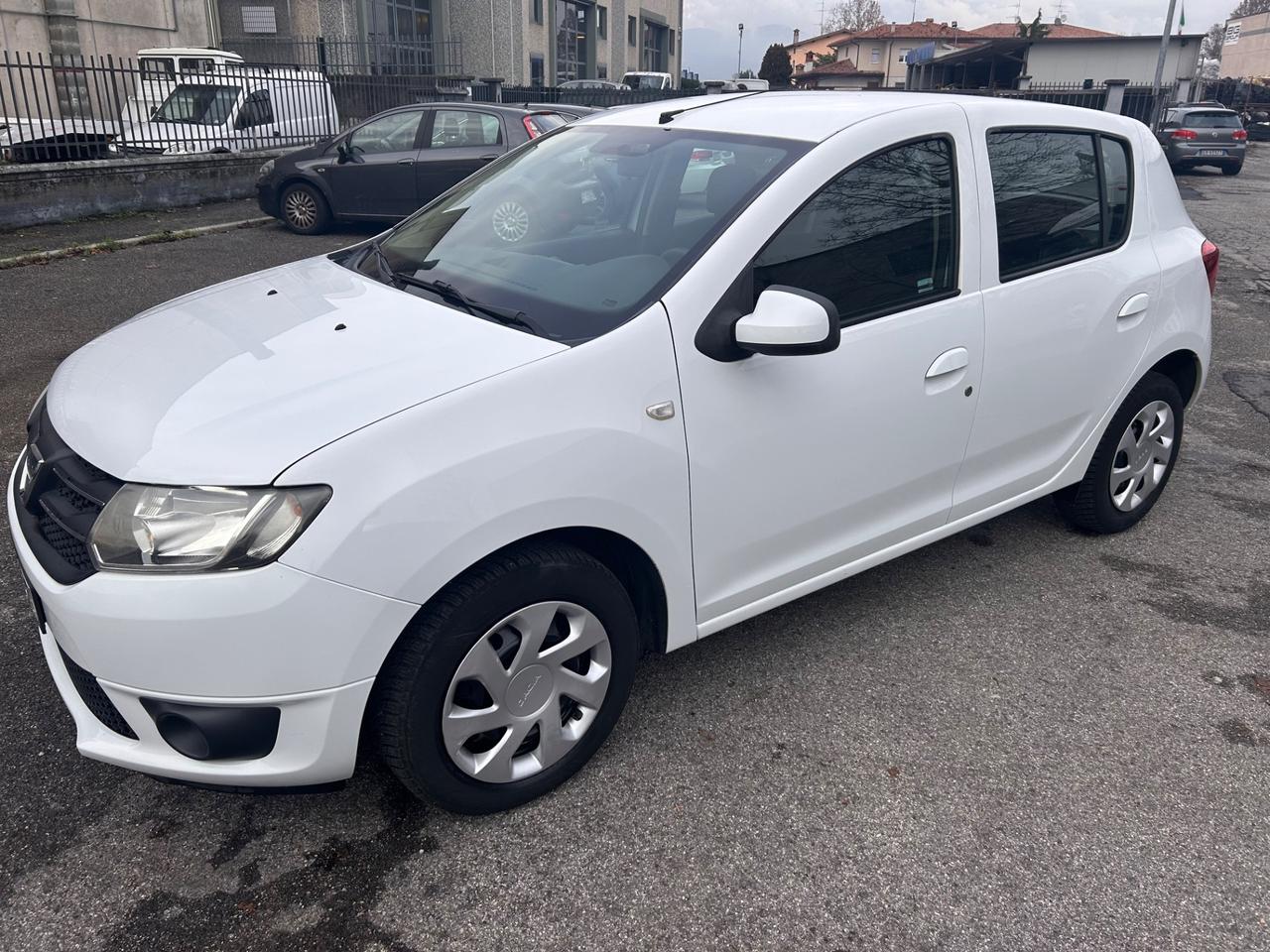 Dacia Sandero 1500 dci 75 cv neopatentati